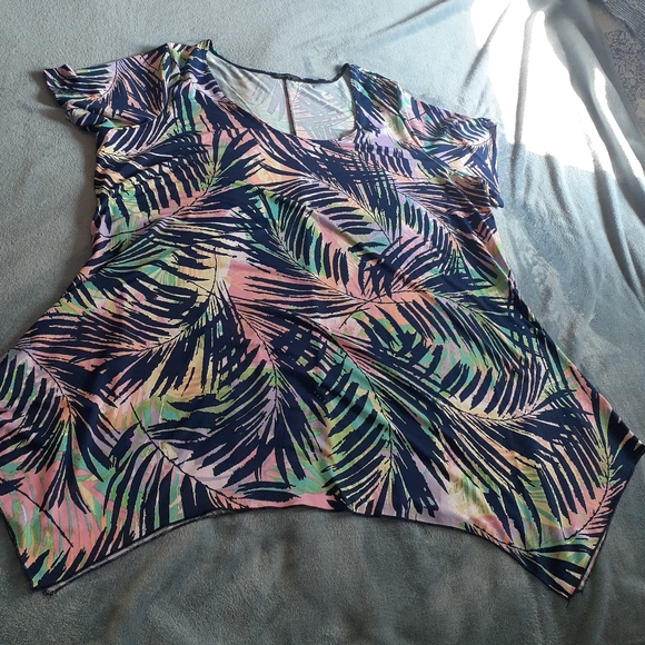 Times Square Short Sleeve Top - Picture 5 of 8